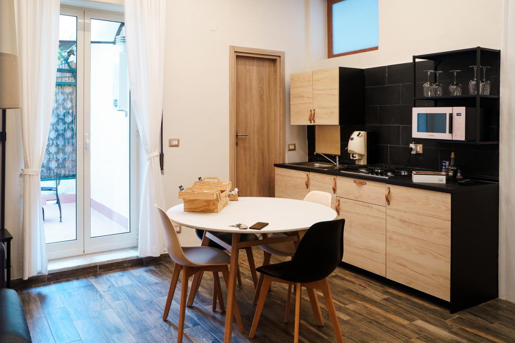 Chiatamone Relais Apartment Naples Exterior photo