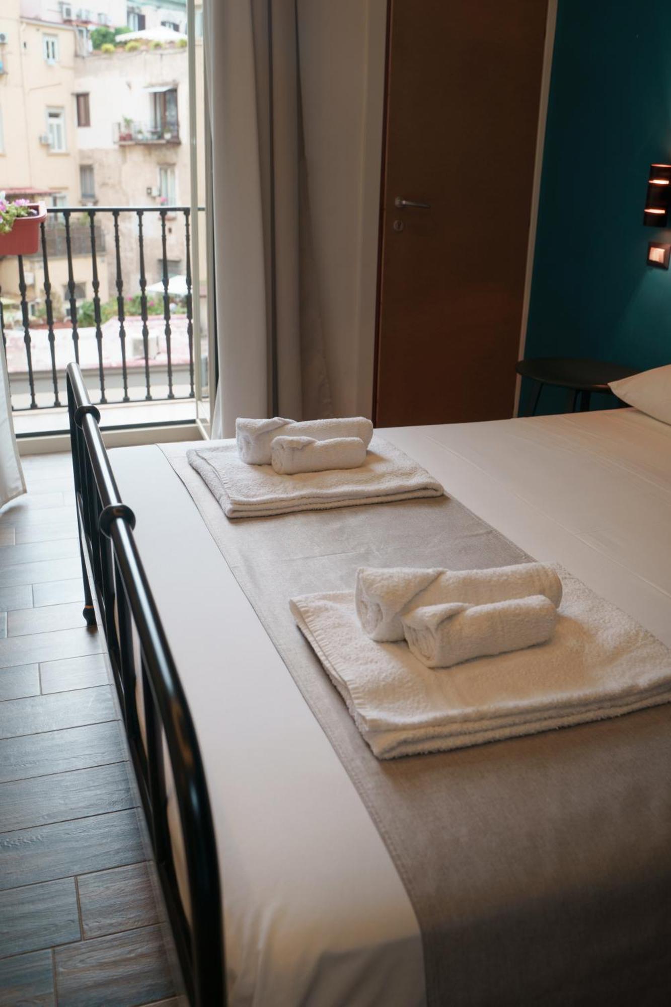 Chiatamone Relais Apartment Naples Exterior photo